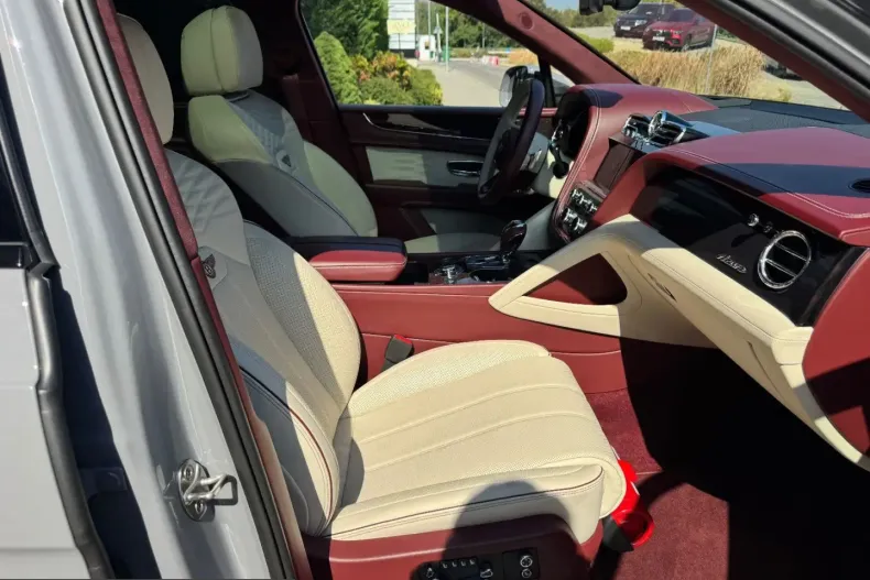 Bentley Bentayga din 2025 cu 14.300 km - oferta BEN259961 - foto 6