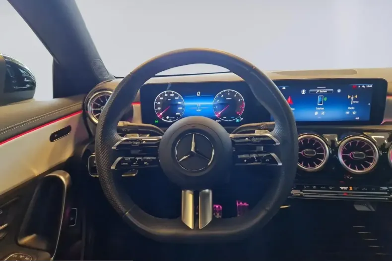 Mercedes-Benz CLA 200 (Clasa CLA) din 2025 cu 9.004 km - oferta MER259971 - foto 6