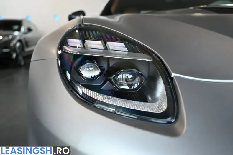 Aston Martin Vanquish din 2025 cu 10.720 km - oferta AST259990 - foto 6