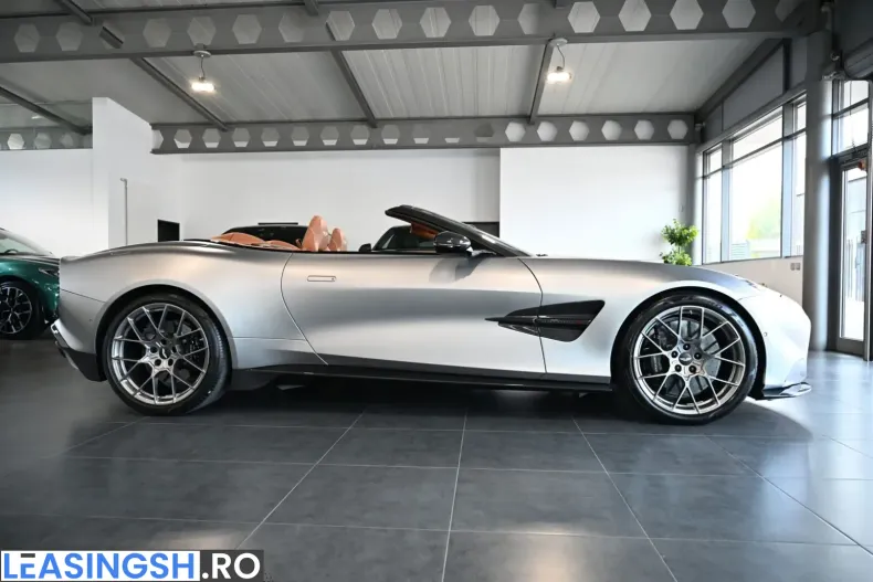 Aston Martin Vanquish din 2025 cu 10.720 km - oferta AST259990 - foto 9