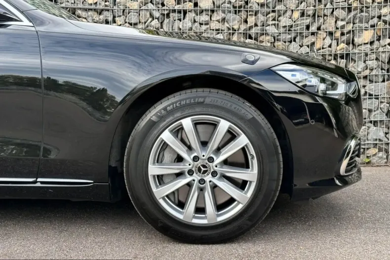 Mercedes-Benz S 680 (Clasa S) din 2025 cu 14.100 km - oferta MER259993 - foto 3
