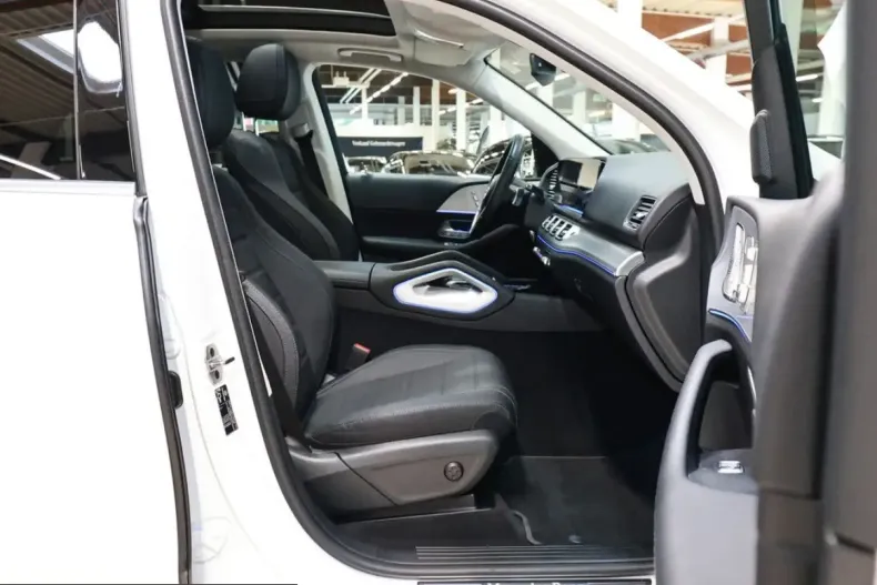 Mercedes-Benz GLE 300 (Clasa GLE) din 2025 cu 23.361 km - oferta MER260019 - foto 4