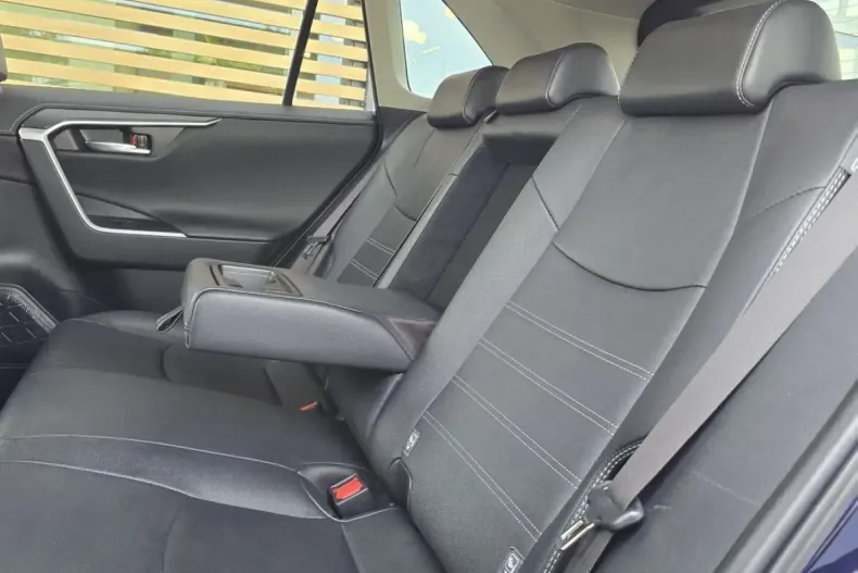 Toyota RAV4 din 2022 cu 80.489 km - oferta TOY260031 - foto 10