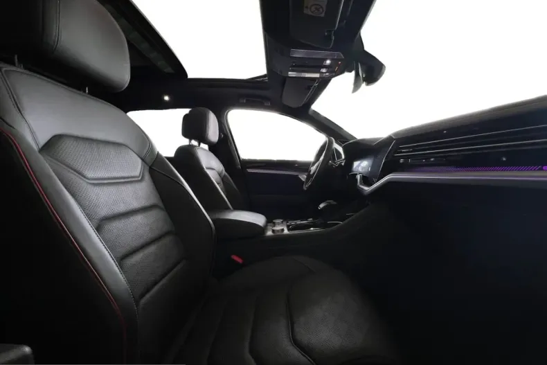 Volkswagen Touareg din 2023 cu 49.950 km - oferta VOL260032 - foto 13