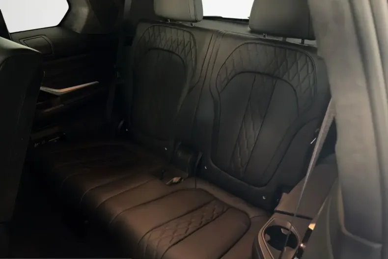 BMW X7 (Seria X) din 2025 cu 5.936 km - oferta BMW260087 - foto 11
