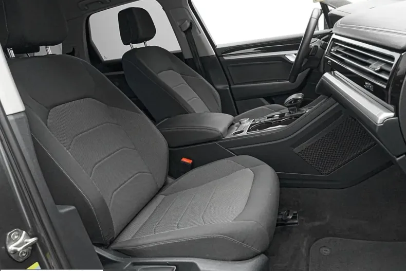 Volkswagen Touareg din 2022 cu 140.000 km - oferta VOL260094 - foto 6