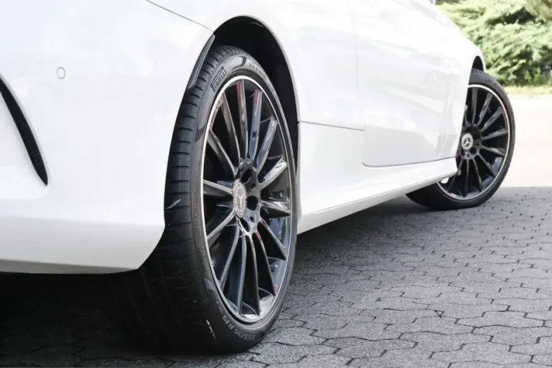 Mercedes-Benz C 300 (Clasa C) din 2023 cu 48.620 km - oferta MER260103 - foto 5