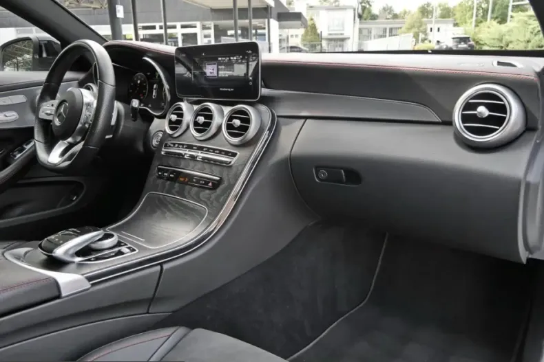 Mercedes-Benz C 300 (Clasa C) din 2023 cu 48.620 km - oferta MER260103 - foto 8