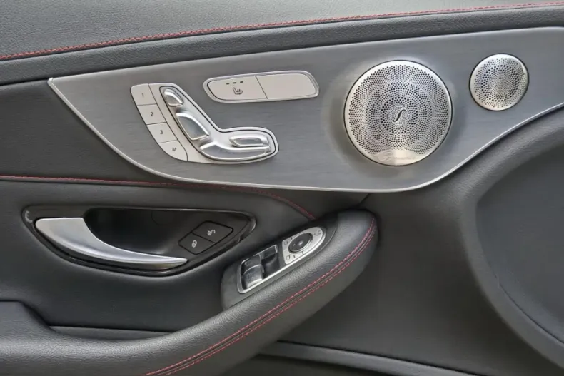 Mercedes-Benz C 300 (Clasa C) din 2023 cu 48.620 km - oferta MER260103 - foto 17