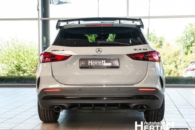Mercedes-Benz GLA 35 AMG (Clasa GLA) din 2025 cu 5.498 km - oferta MER260104 - foto 4