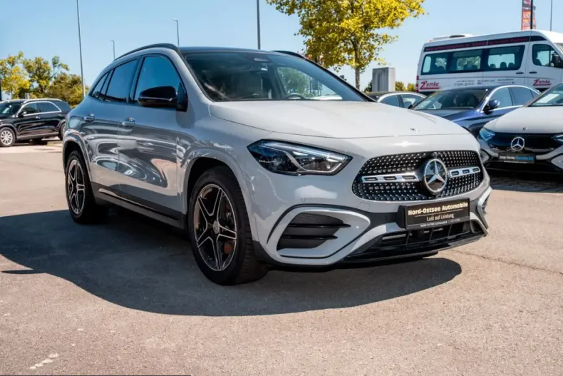 Mercedes-Benz GLA 200 (Clasa GLA) din 2025 cu 11.602 km - oferta MER260114 - foto 4