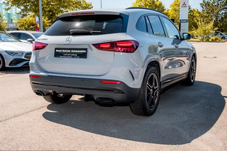 Mercedes-Benz GLA 200 (Clasa GLA) din 2025 cu 11.602 km - oferta MER260114 - foto 5