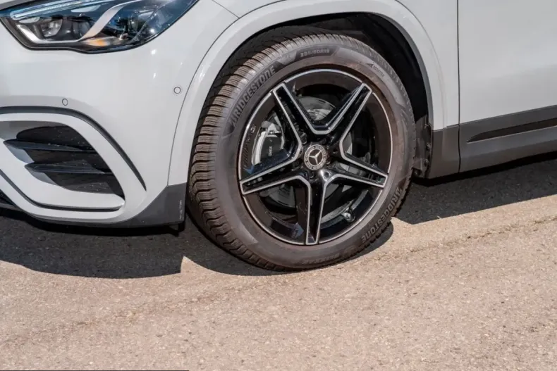Mercedes-Benz GLA 200 (Clasa GLA) din 2025 cu 11.602 km - oferta MER260114 - foto 6