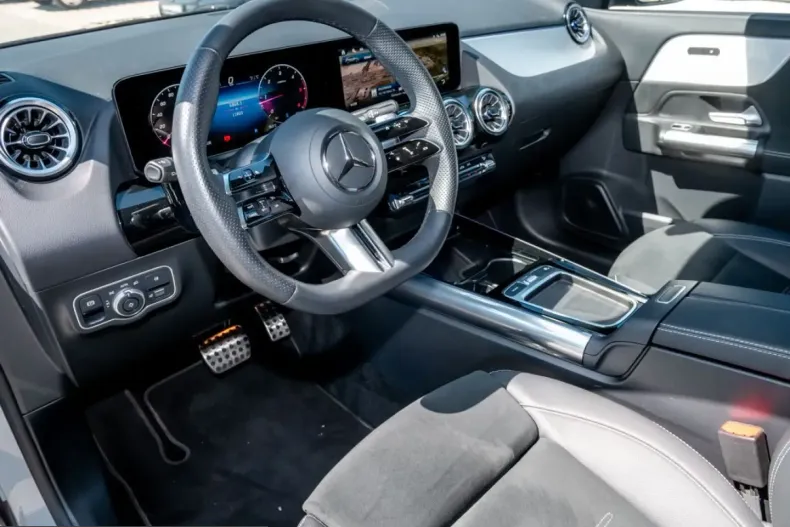 Mercedes-Benz GLA 200 (Clasa GLA) din 2025 cu 11.602 km - oferta MER260114 - foto 8