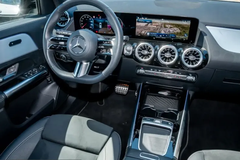 Mercedes-Benz GLA 200 (Clasa GLA) din 2025 cu 11.602 km - oferta MER260114 - foto 9