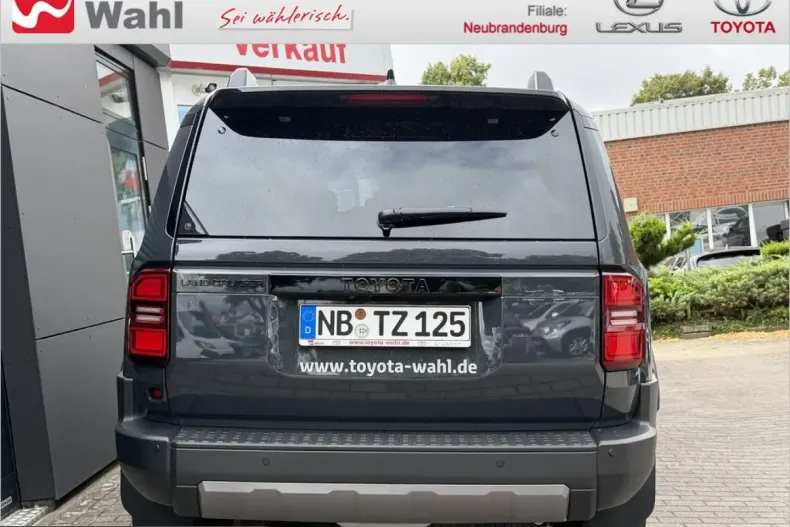 Toyota Land Cruiser din 2025 cu 10.000 km - oferta TOY260120 - foto 7