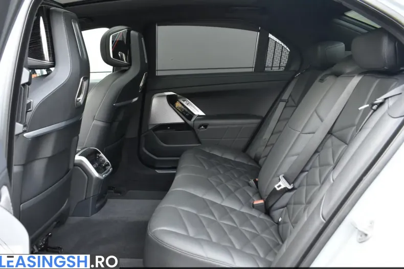 BMW 740 (Seria 7) din 2024 cu 29.900 km - oferta BMW260128 - foto 17