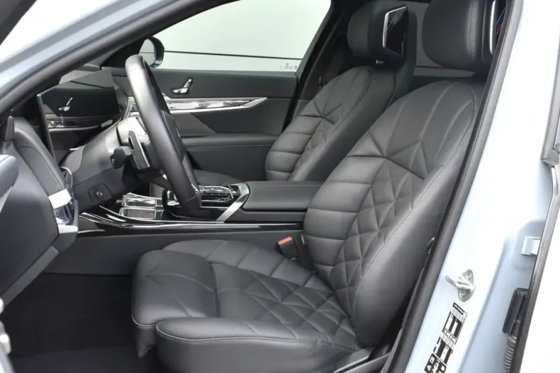 BMW 740 (Seria 7) din 2024 cu 29.900 km - oferta BMW260128 - foto 20
