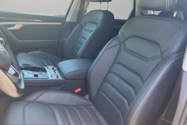 Volkswagen Touareg din 2023 cu 55.000 km - oferta VOL260139 - foto 11