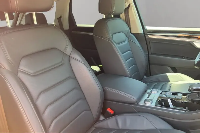 Volkswagen Touareg din 2023 cu 55.000 km - oferta VOL260139 - foto 17