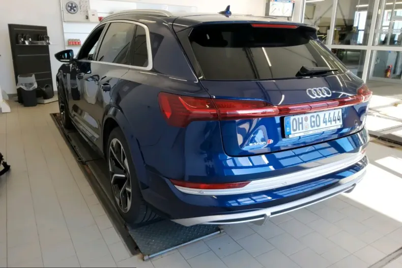 Audi e-tron din 2022 cu 40.250 km - oferta AUD260213 - foto 3