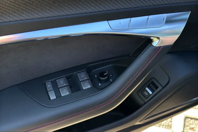 Audi RS6 din 2023 cu 77.917 km - oferta AUD260263 - foto 8