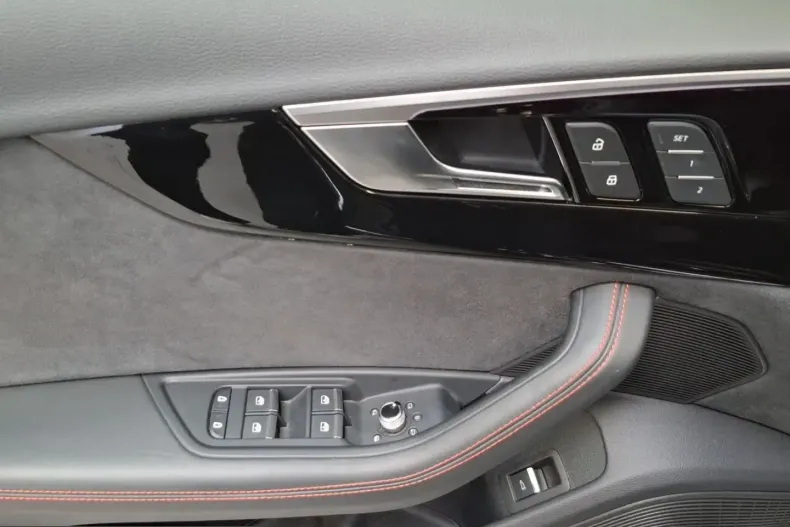 Audi RS4 din 2023 cu 68.425 km - oferta AUD260282 - foto 13
