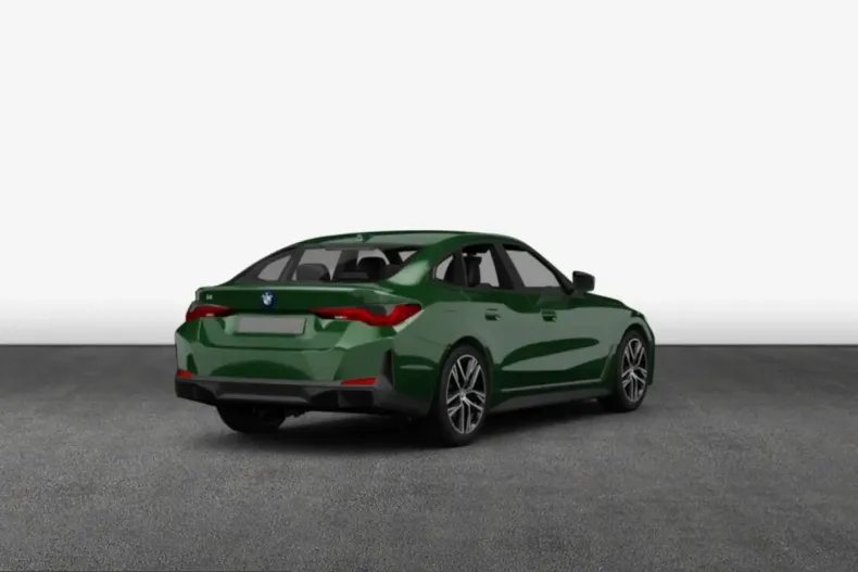 BMW i4 (Seria 4) din 2023 cu 81.128 km - oferta BMW260307 - foto 2