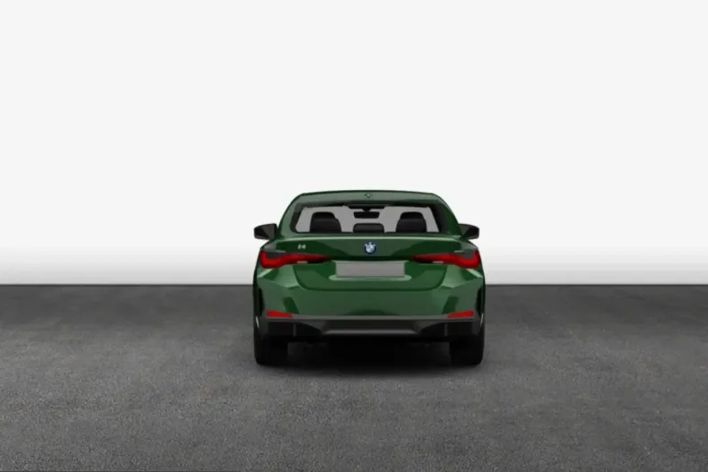 BMW i4 (Seria 4) din 2023 cu 81.128 km - oferta BMW260307 - foto 4