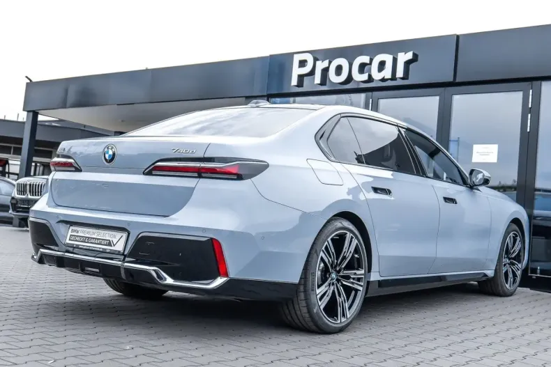 BMW 740 (Seria 7) din 2025 cu 21.299 km - oferta BMW260313 - foto 2