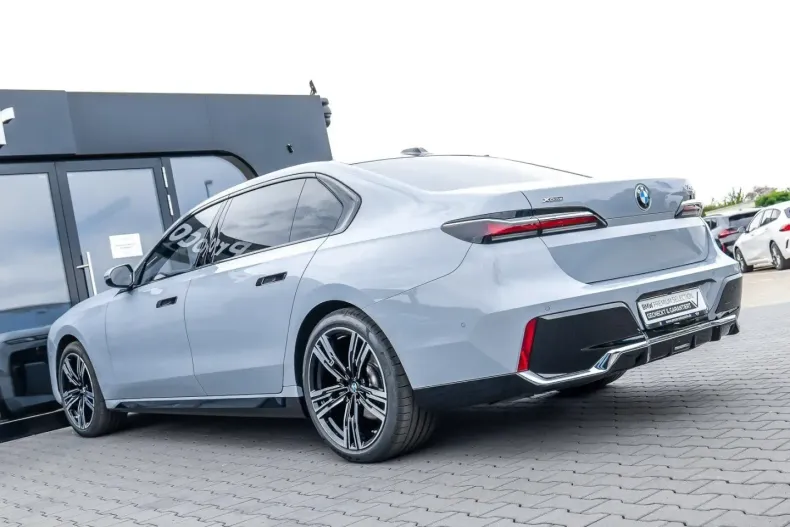BMW 740 (Seria 7) din 2025 cu 21.299 km - oferta BMW260313 - foto 3