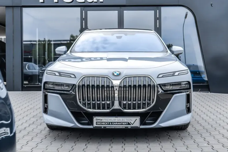 BMW 740 (Seria 7) din 2025 cu 21.299 km - oferta BMW260313 - foto 4