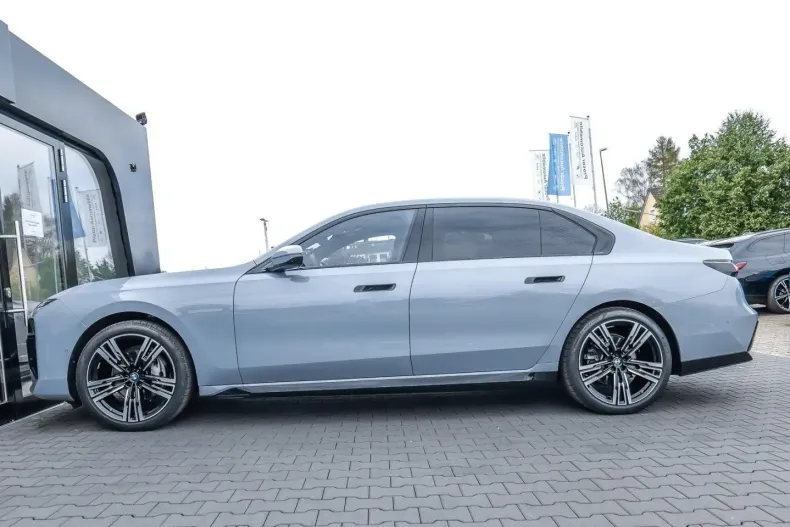 BMW 740 (Seria 7) din 2025 cu 21.299 km - oferta BMW260313 - foto 5