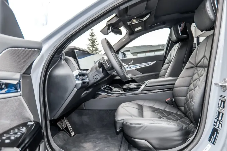 BMW 740 (Seria 7) din 2025 cu 21.299 km - oferta BMW260313 - foto 11