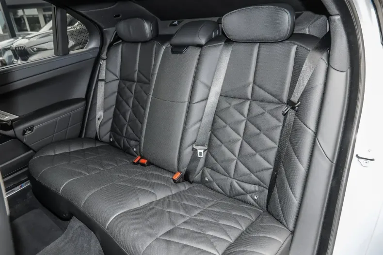BMW 740 (Seria 7) din 2025 cu 21.299 km - oferta BMW260313 - foto 18