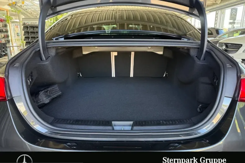 Mercedes-Benz E 300 (Clasa E) din 2025 cu 11.250 km - oferta MER260314 - foto 16