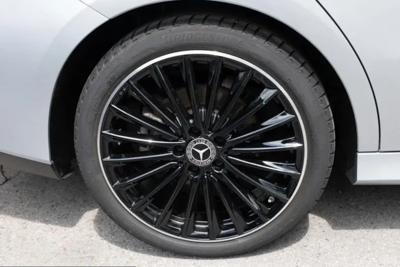 Mercedes-Benz CLA 200 (Clasa CLA) din 2024 cu 27.390 km - oferta MER260376 - foto 5