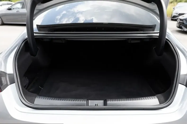 Mercedes-Benz CLA 200 (Clasa CLA) din 2024 cu 27.390 km - oferta MER260376 - foto 6