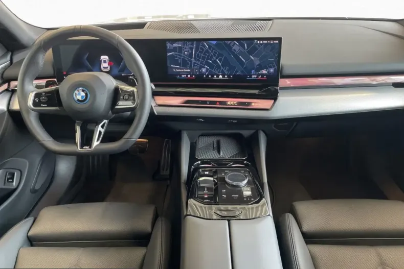 BMW 550 (Seria 5) din 2025 cu 20.000 km - oferta BMW260439 - foto 11