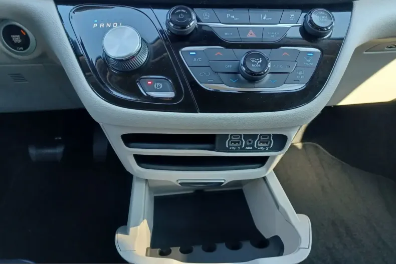 Chrysler Pacifica din 2021 cu 35.555 km - oferta CHR260441 - foto 7