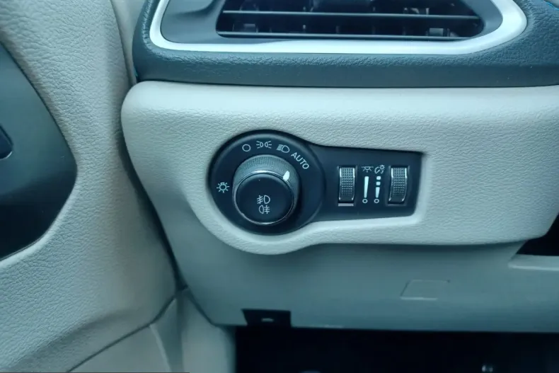 Chrysler Pacifica din 2021 cu 35.555 km - oferta CHR260441 - foto 24