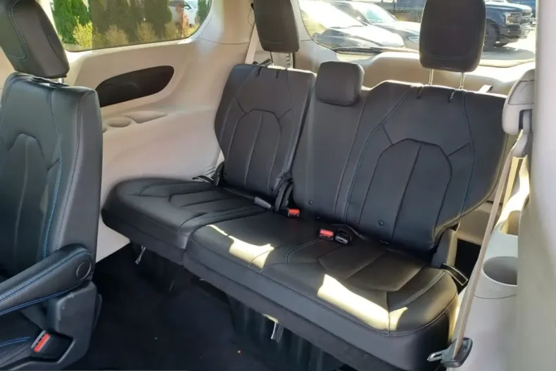 Chrysler Pacifica din 2021 cu 35.555 km - oferta CHR260441 - foto 34