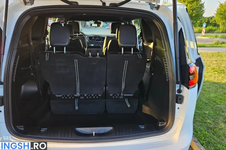 Chrysler Pacifica din 2023 cu 28.197 km - oferta CHR260442 - foto 4