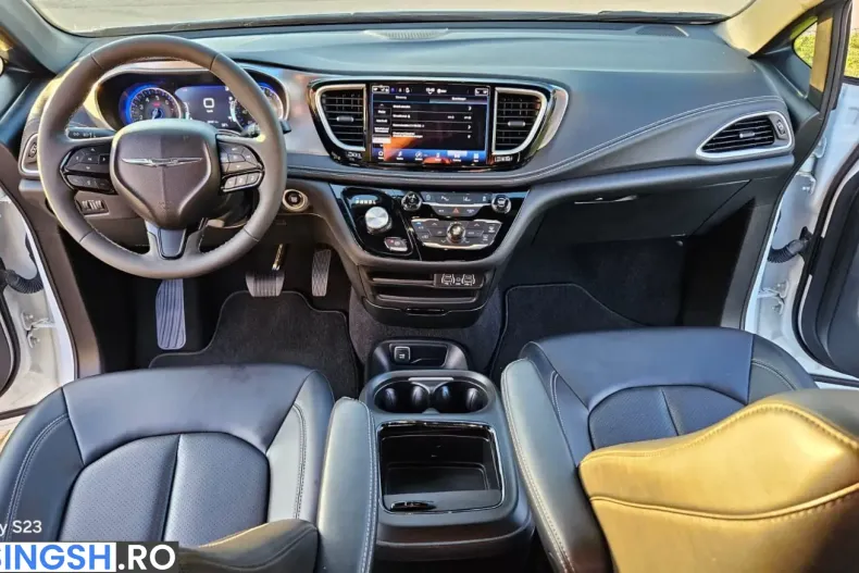 Chrysler Pacifica din 2023 cu 28.197 km - oferta CHR260442 - foto 11