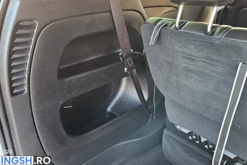 Chrysler Pacifica din 2023 cu 28.197 km - oferta CHR260442 - foto 17