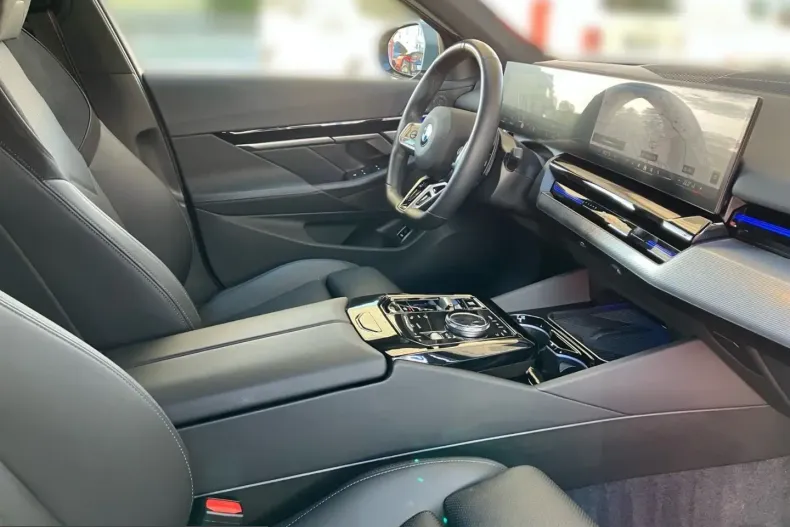 BMW 520 (Seria 5) din 2025 cu 28.800 km - oferta BMW260446 - foto 3