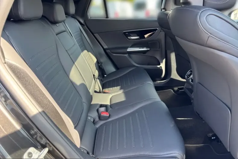 Mercedes-Benz GLC 450 (Clasa GLC) din 2025 cu 18.000 km - oferta MER260459 - foto 12