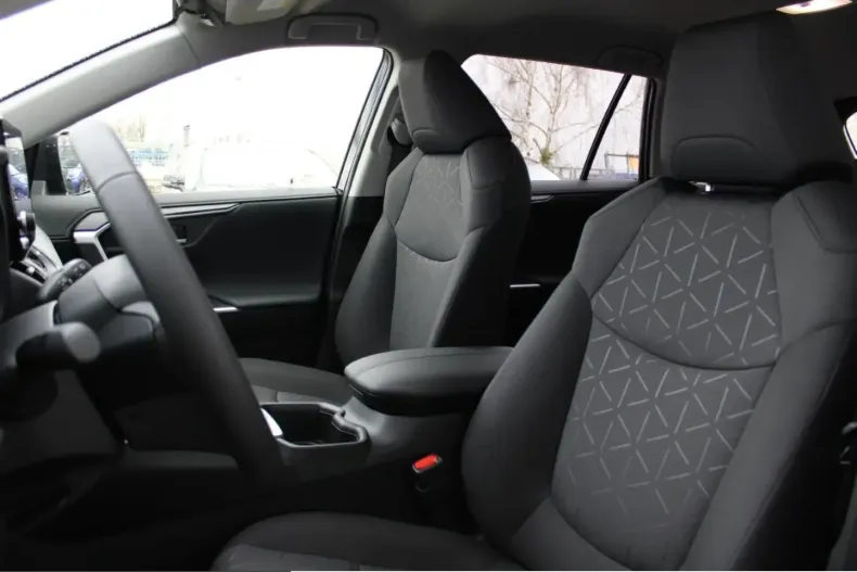 Toyota RAV4 din 2023 cu 66.715 km - oferta TOY260465 - foto 8