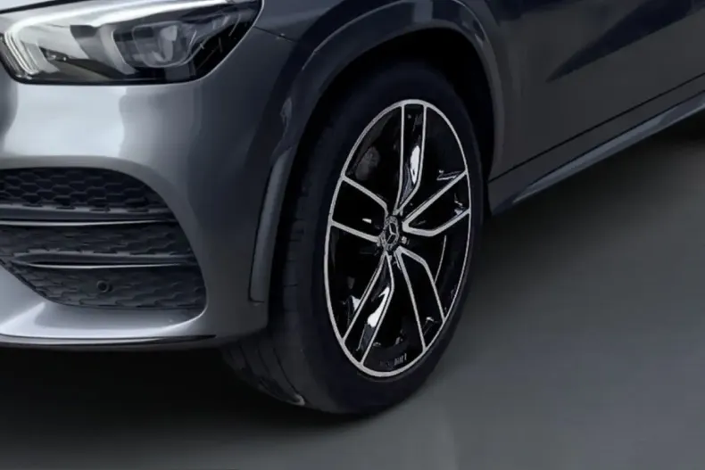 Mercedes-Benz GLE 400 (Clasa GLE) din 2023 cu 38.500 km - oferta MER260481 - foto 19