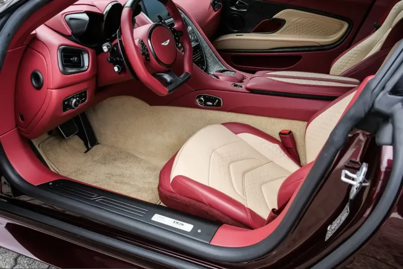 Aston Martin DBS din 2024 cu 1.290 km - oferta AST260506 - foto 17